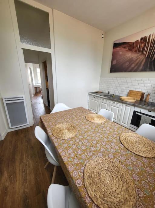 Le P'Tit Nid Appartement Parthenay Buitenkant foto