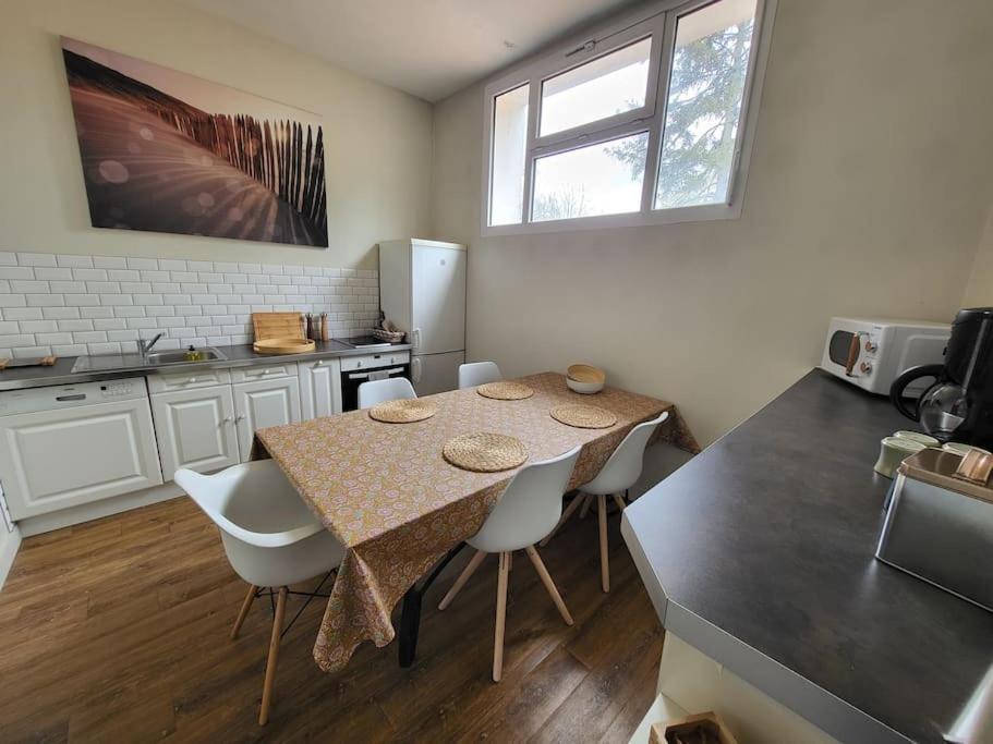 Le P'Tit Nid Appartement Parthenay Buitenkant foto
